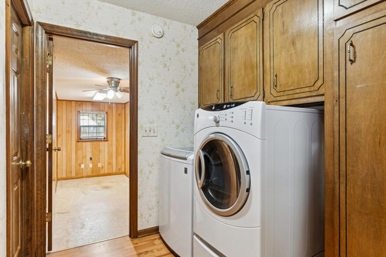 110 Parkwood Drive Photo 42