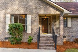 110 Parkwood Drive photo 4