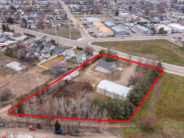 1004 Illinois Ave, Caldwell, ID 83605