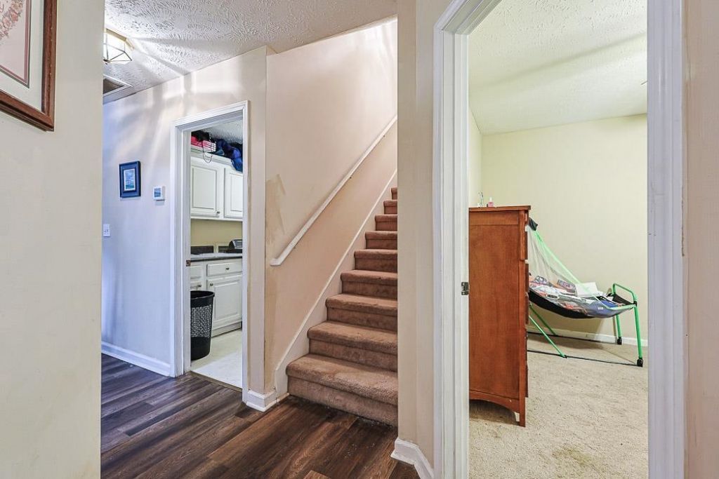 1618 Heathmuir Dr.  Photo 30