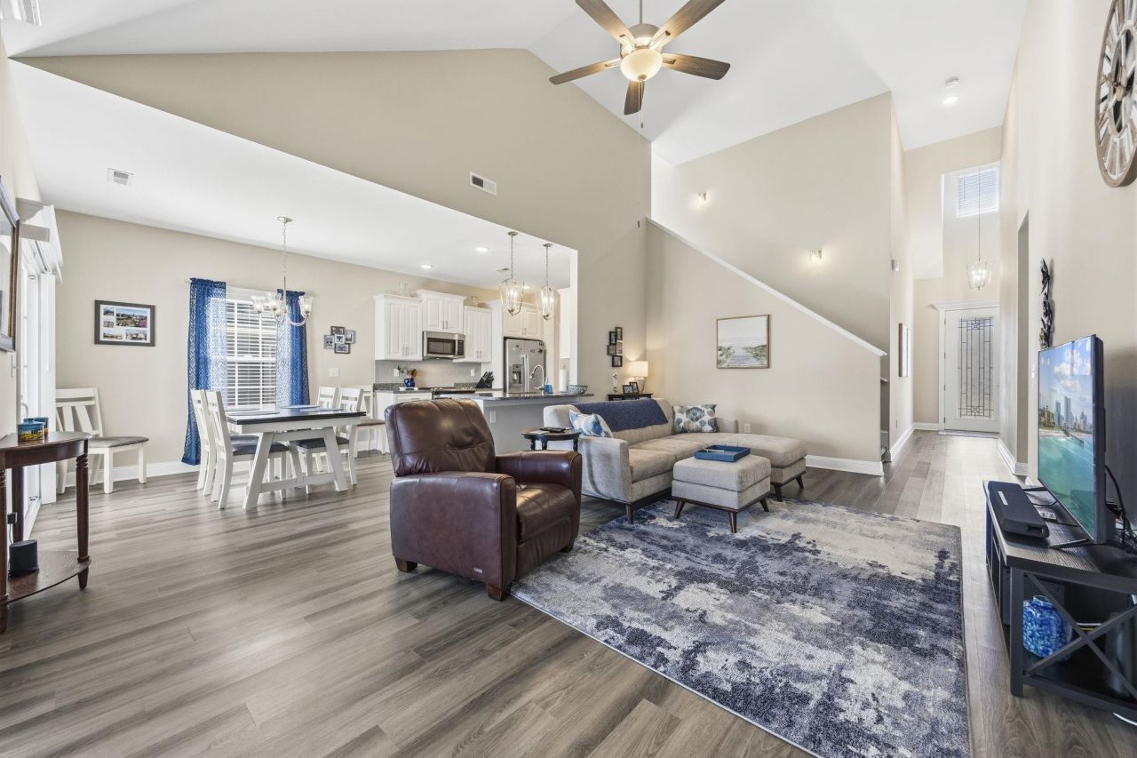 805 Covelo Ln.  Photo 8