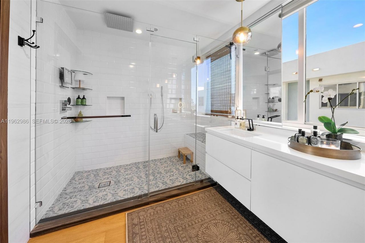 95 N Shore Dr, Miami Beach, FL 33141 Photo