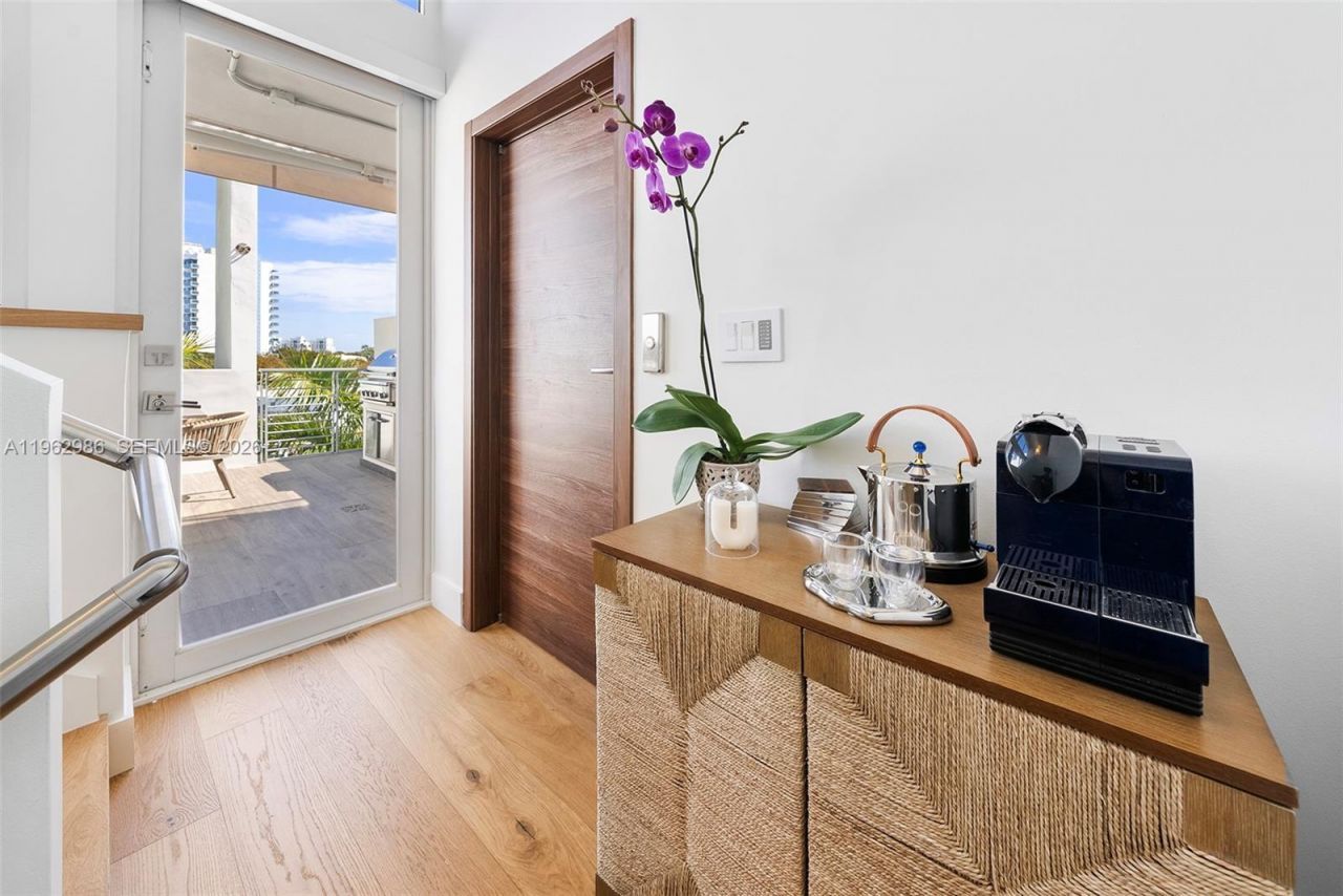 95 N Shore Dr, Miami Beach, FL 33141 Photo