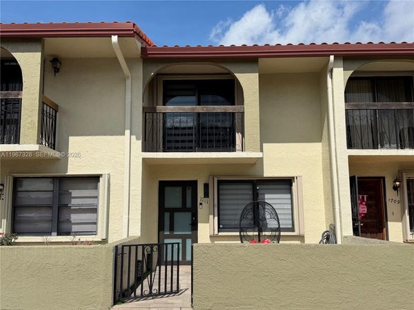 1711 W 58th St, Unit B-30, Hialeah, FL 33012