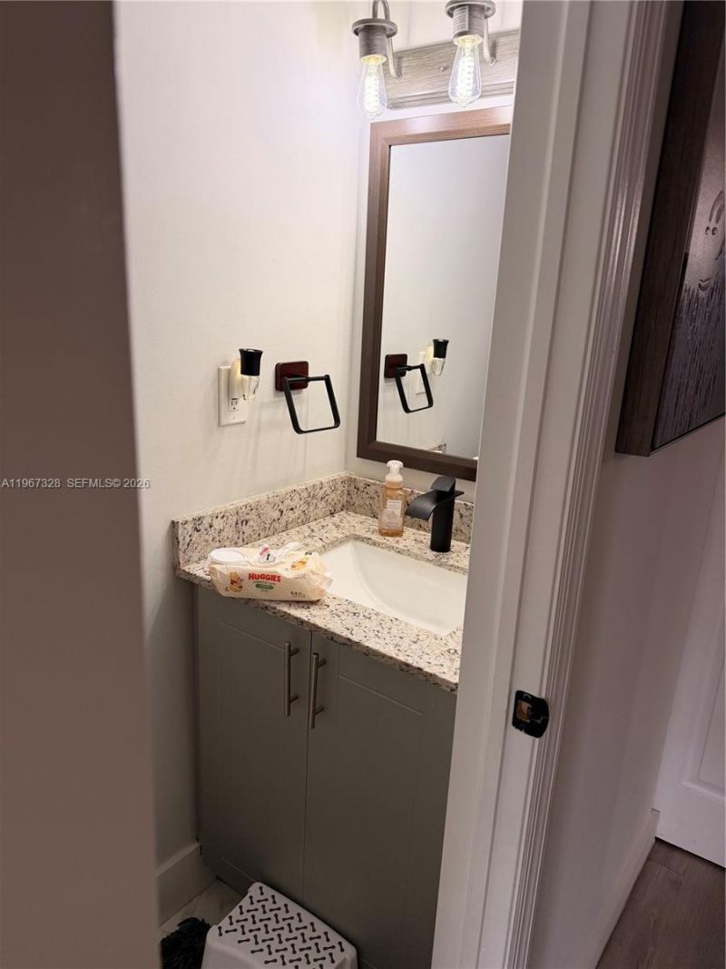 1711 W 58th St, Unit B-30, Hialeah, FL 33012 Photo