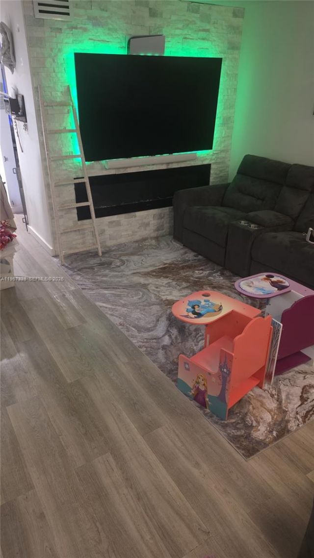 1711 W 58th St, Unit B-30, Hialeah, FL 33012 Photo