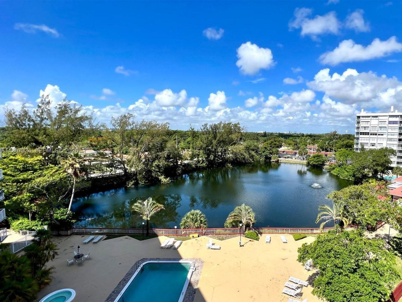 1300 NE Miami Gardens Dr, Unit 711E, Miami, FL 33179 Photo