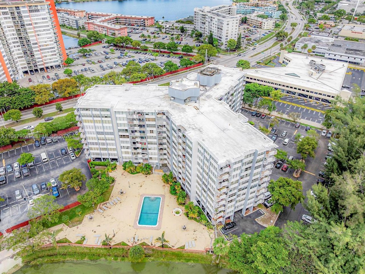 1300 NE Miami Gardens Dr, Unit 711E, Miami, FL 33179 Photo