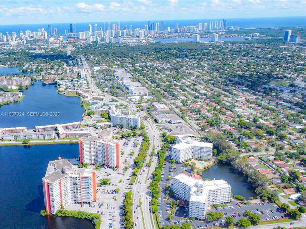 1300 NE Miami Gardens Dr, Unit 711E, Miami, FL 33179 Photo