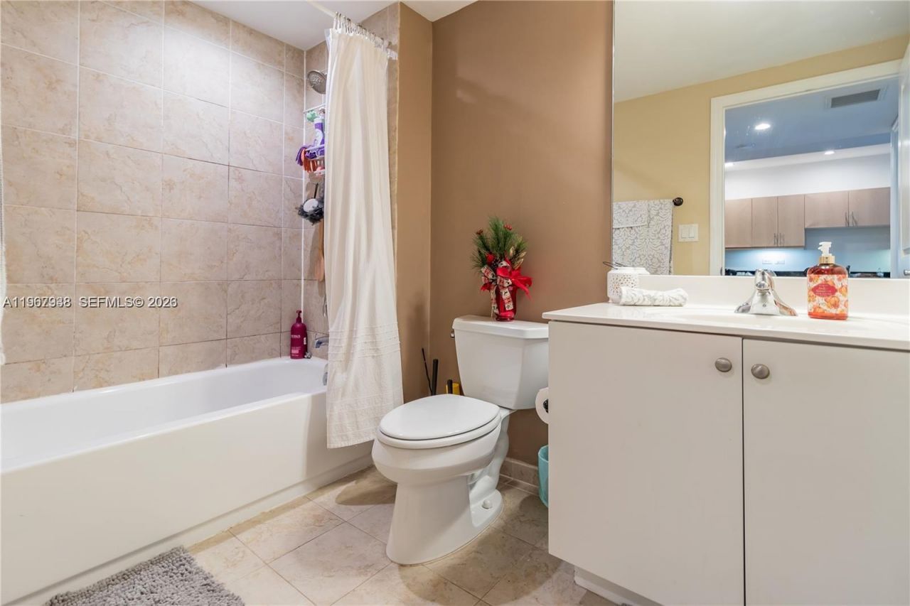 111 E Flagler St , Unit 303, Miami, FL 33131 Photo