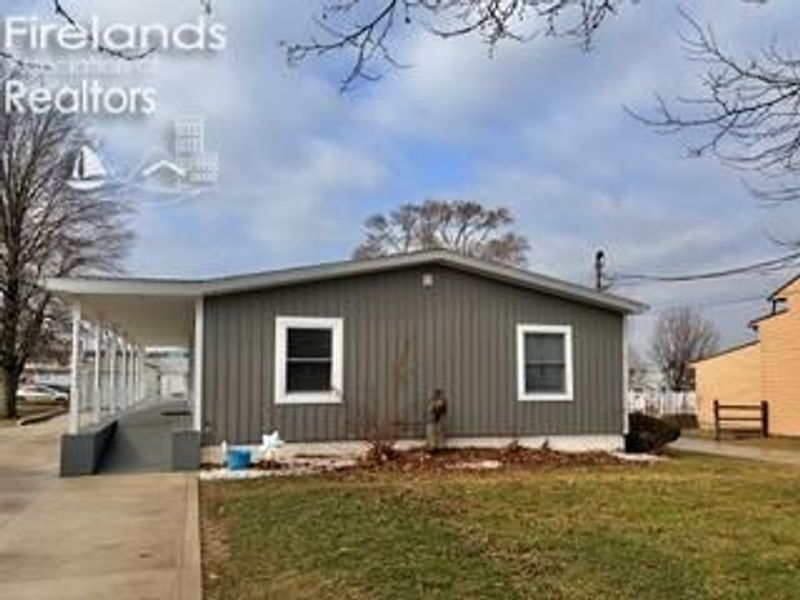 155 Nelson Street, Clyde, OH 43410 Photo 2