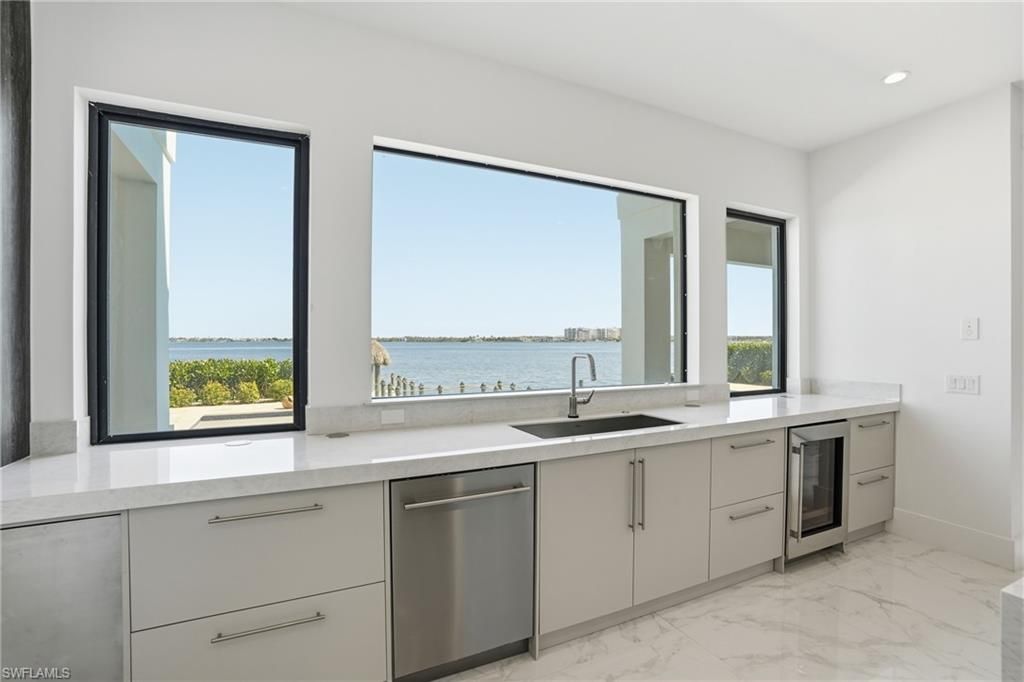 5735 Riverside Dr , Cape Coral, FL 33904 Photo