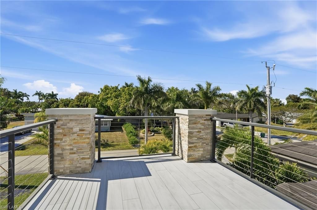 5735 Riverside Dr, Cape Coral, FL 33904 Photo