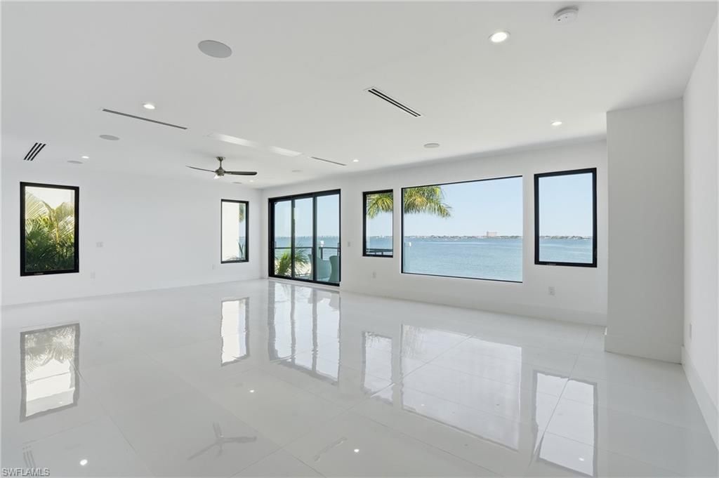 5735 Riverside Dr , Cape Coral, FL 33904 Photo