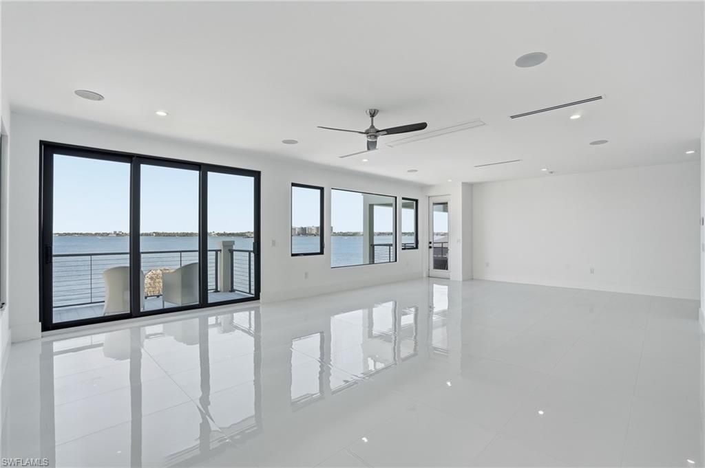 5735 Riverside Dr , Cape Coral, FL 33904 Photo