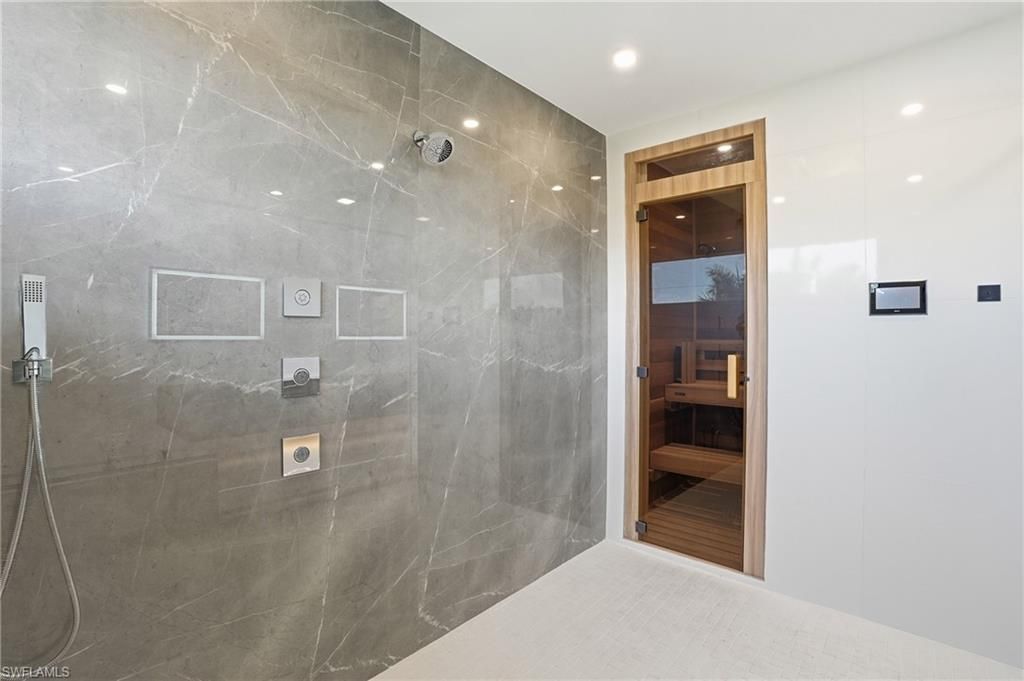 5735 Riverside Dr , Cape Coral, FL 33904 Photo