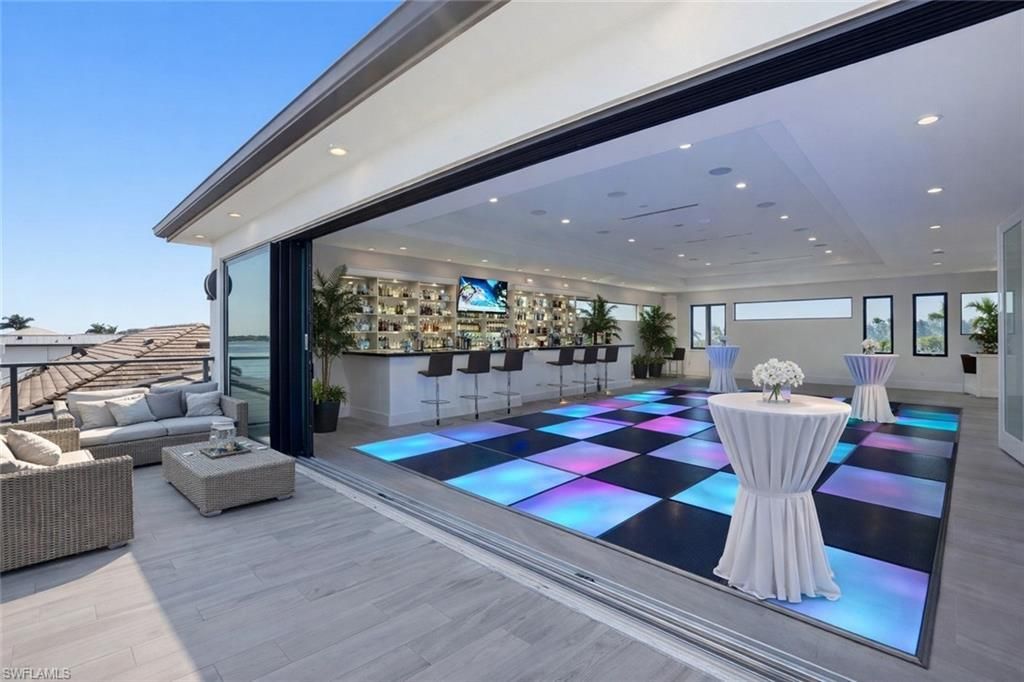 5735 Riverside Dr , Cape Coral, FL 33904 Photo