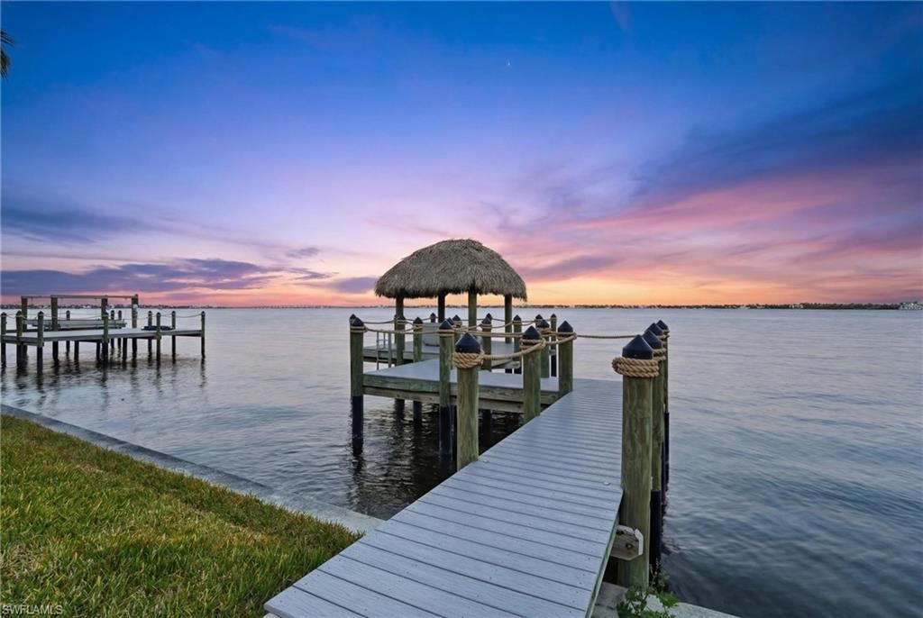 5735 Riverside Dr, Cape Coral, FL 33904 Photo