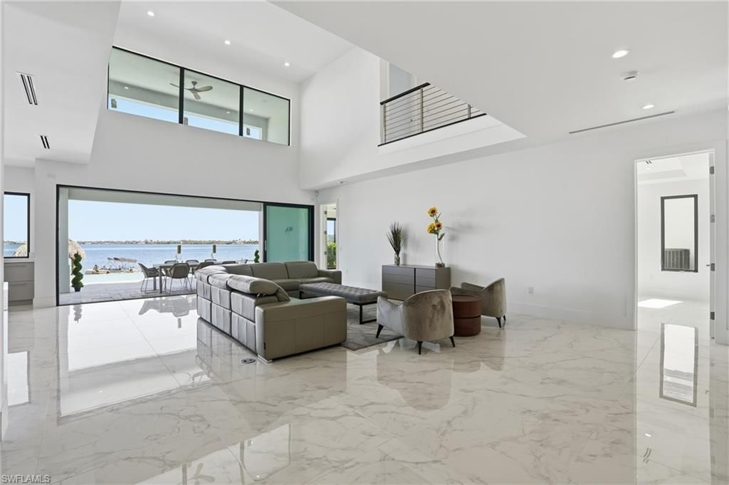 5735 Riverside Dr, Cape Coral, FL 33904 Photo