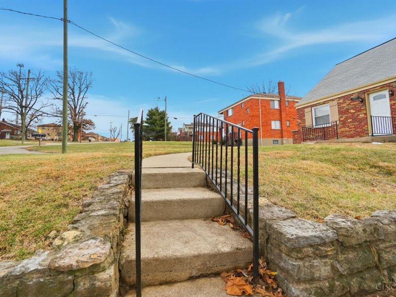 2937 Blue Rock Road, Green Township, OH 45239 Photo 4
