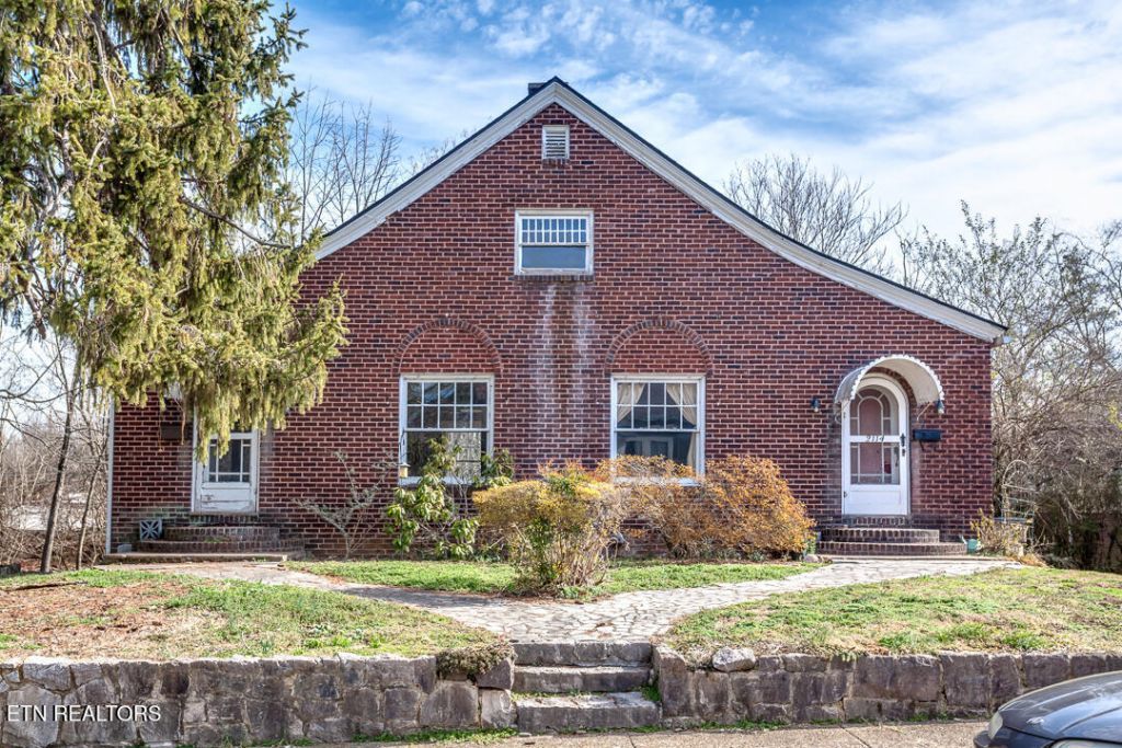 2114 Thalia St, Knoxville, TN 37917 Main Photo
