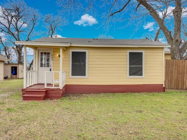 220 N Commerce Street, Burleson, TX 76028