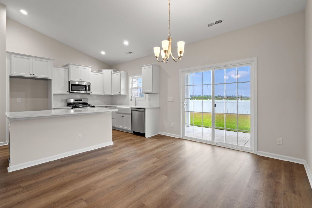 960 Woodside Dr.  Photo 6