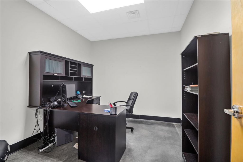 2137 Savannah Highway  Photo 22