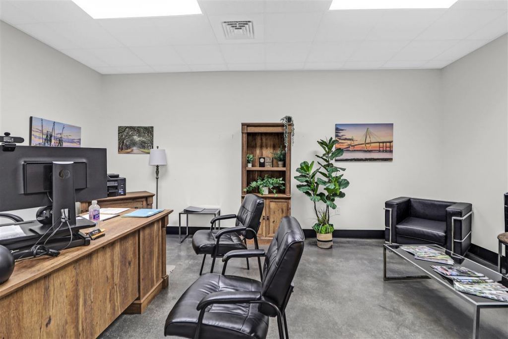 2137 Savannah Highway  Photo 23