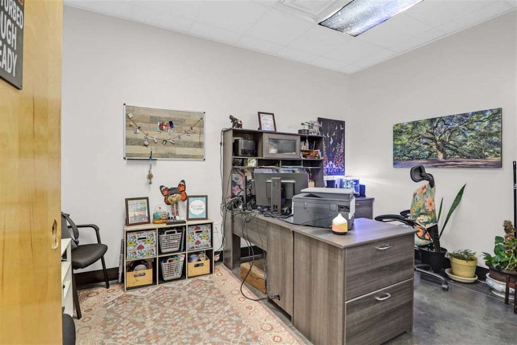 2137 Savannah Highway  Photo 24