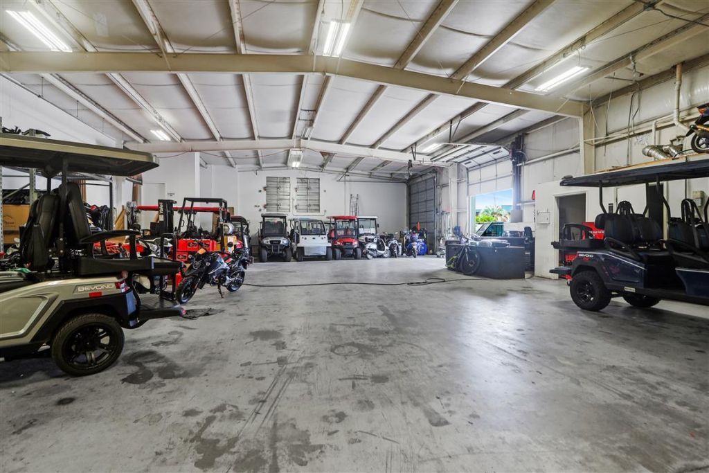 2137 Savannah Highway  Photo 26