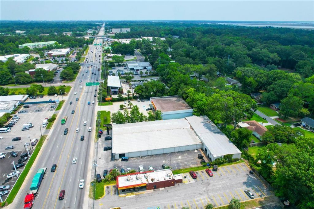 2137 Savannah Highway  Photo 5