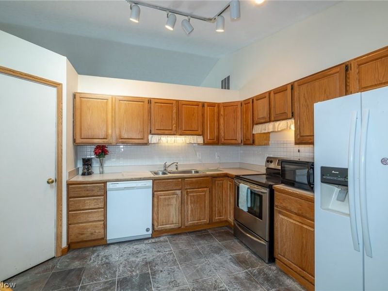 1775 Glenwood Drive, Twinsburg, OH 44087 Photo 18