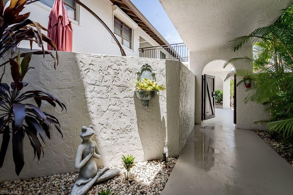 4082 Belair Ln, Unit 9, Naples, FL 34103 Photo