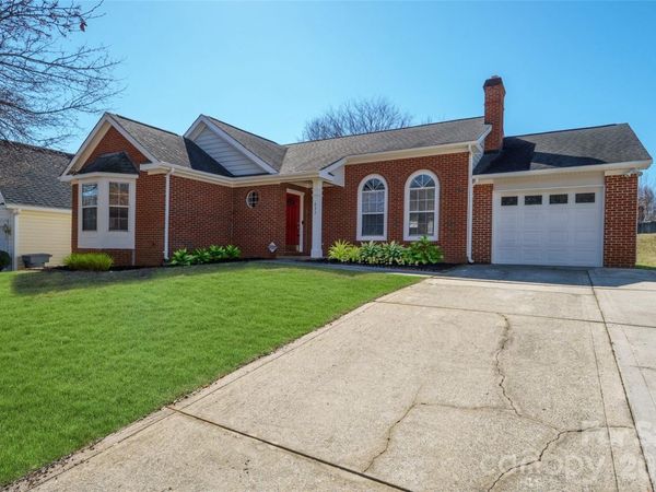 833 Brattleboro Court, Charlotte, NC 28217