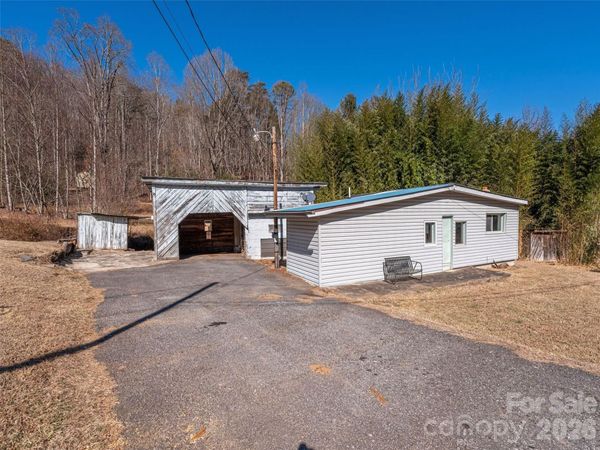 181 Mink Farm Road, Leicester, NC 28748