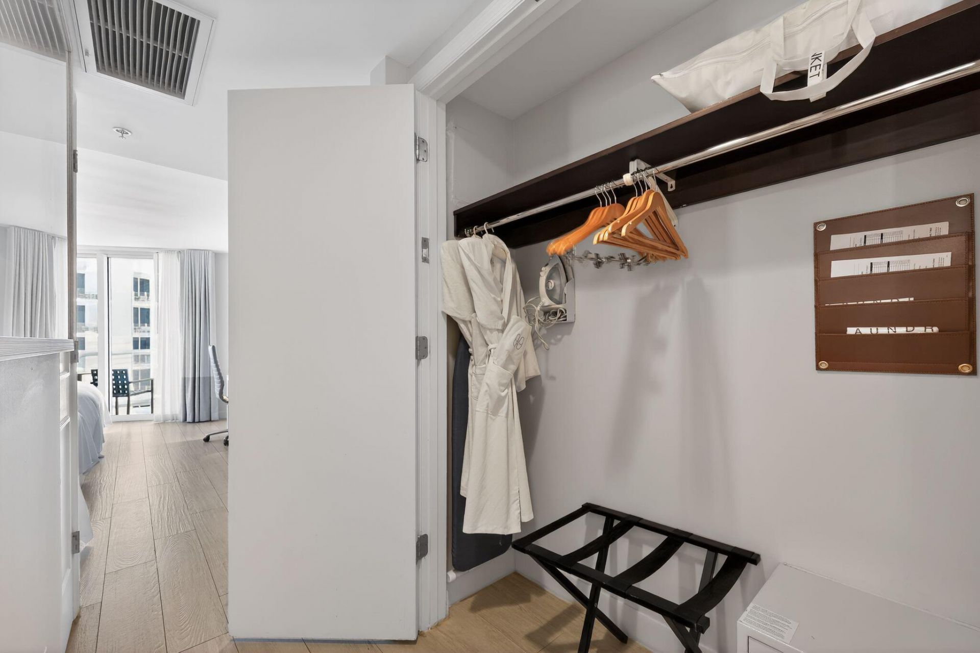 505 N Fort Lauderdale Beach Boulevard, Unit 1512, Fort Lauderdale, FL 33304 Photo