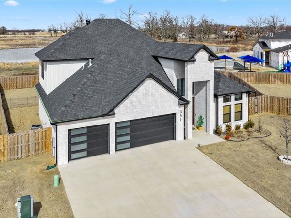 381 Rainforest Loop, Centerton, AR 72719