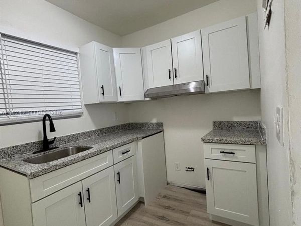 200 NW 13th St, Unit 5, Miami, FL 33136