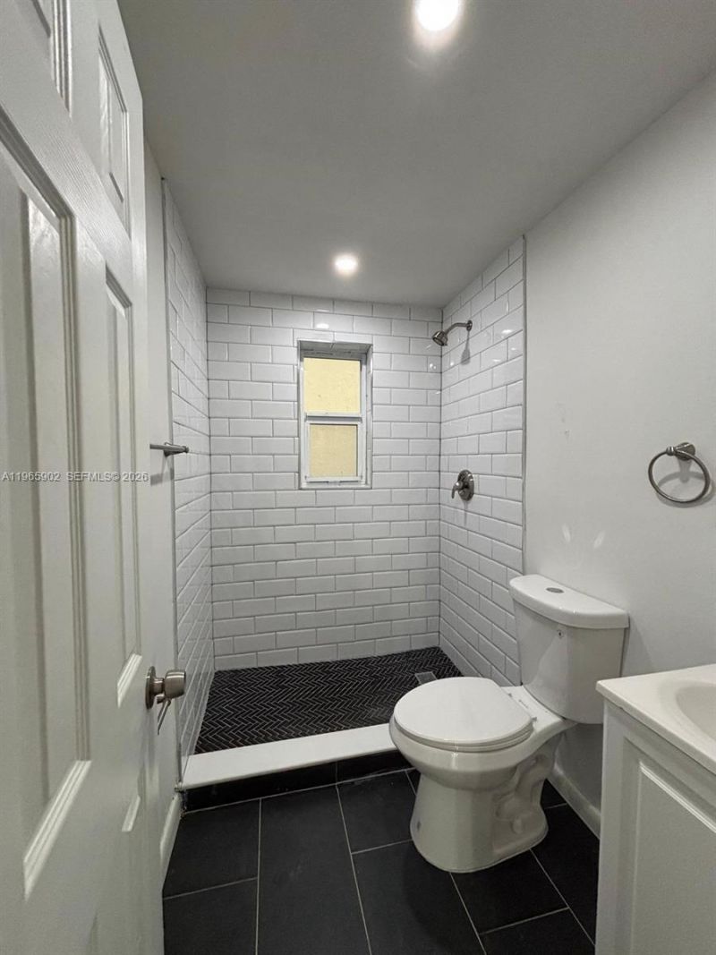 200 NW 13th St, Unit 5, Miami, FL 33136 Photo