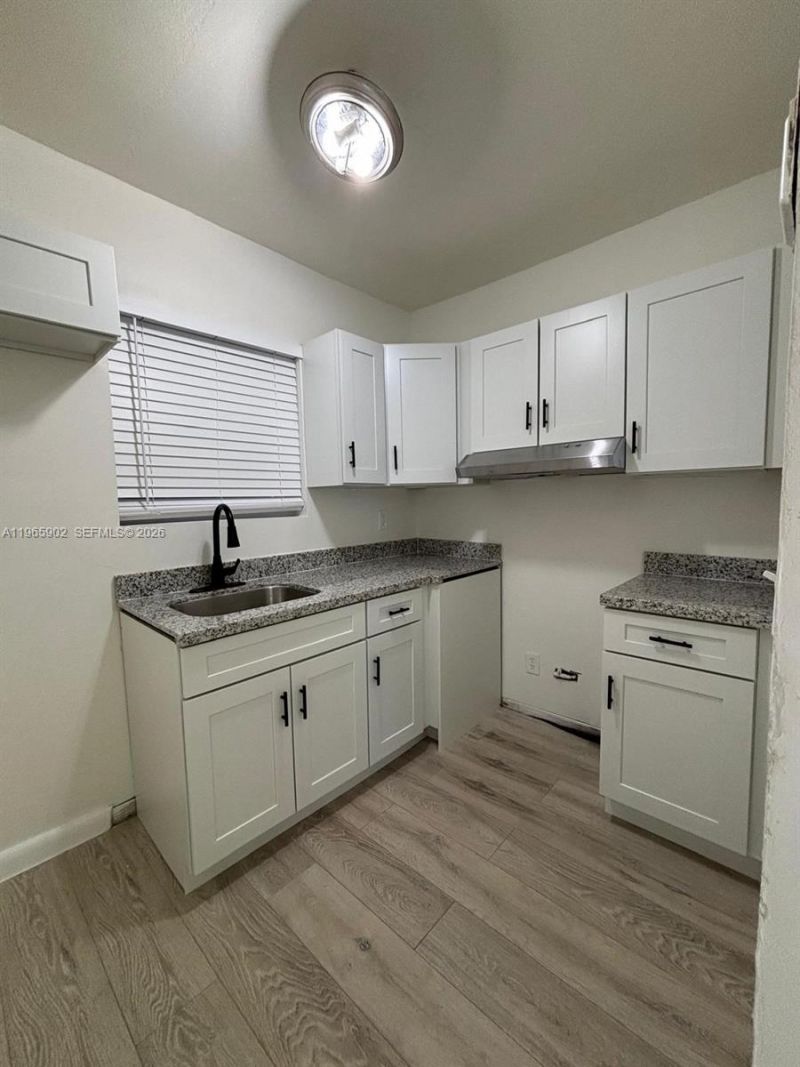 200 NW 13th St, Unit 5, Miami, FL 33136 Photo