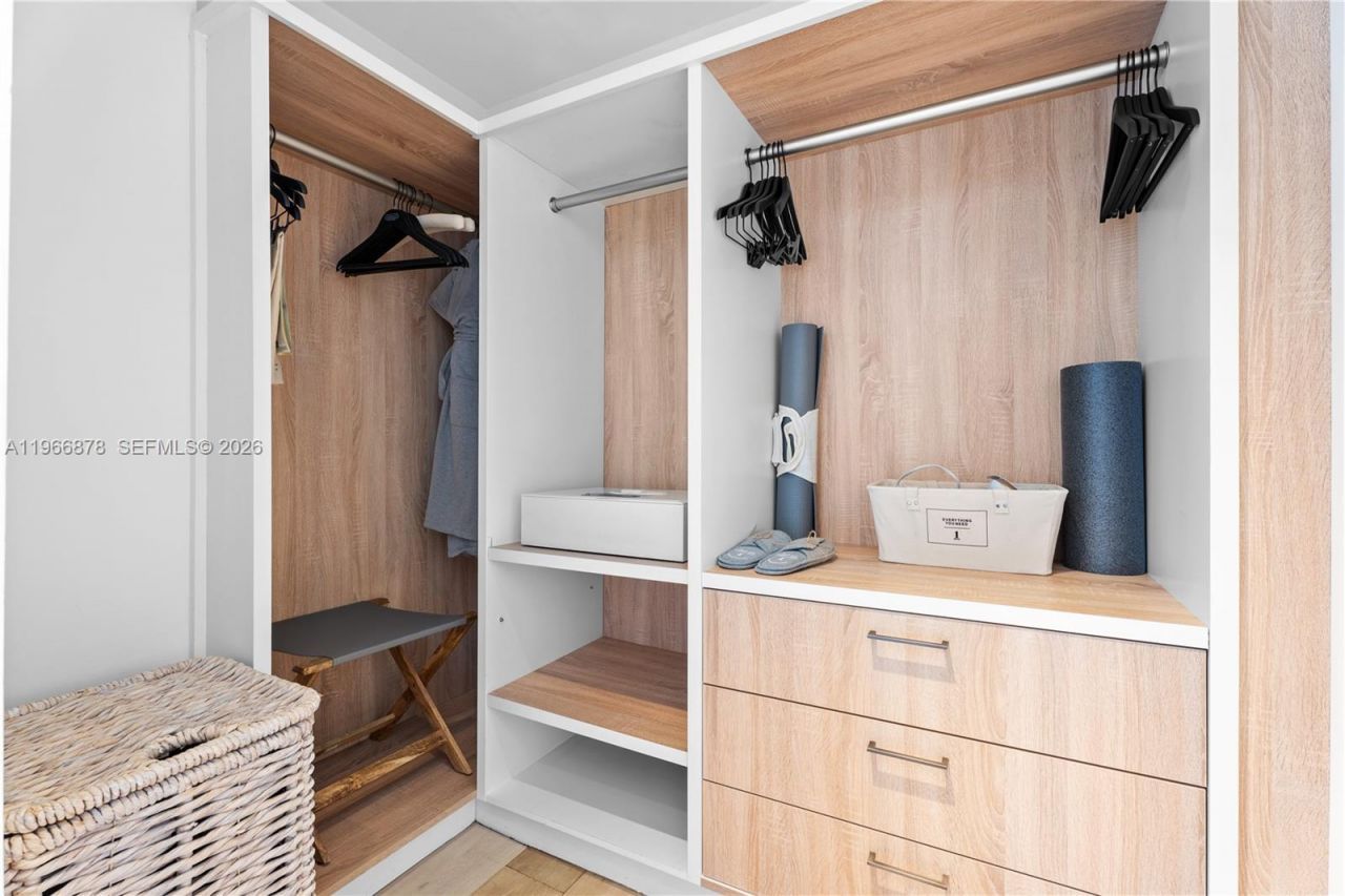 102 24th St, Unit PH-1703, Miami Beach, FL 33139 Photo