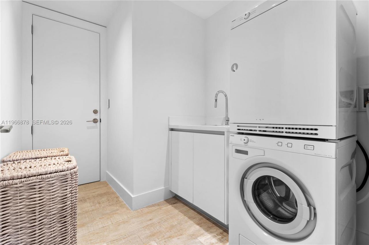 102 24th St, Unit PH-1703, Miami Beach, FL 33139 Photo