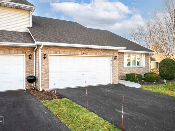 814 Bruce Robert Lane, Hampshire, IL 60140