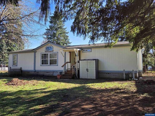 905 Mountain View Dr, Sweet Home, OR 97386