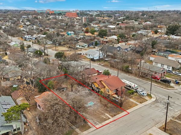 2106 E Crockett St, San Antonio, TX 78202