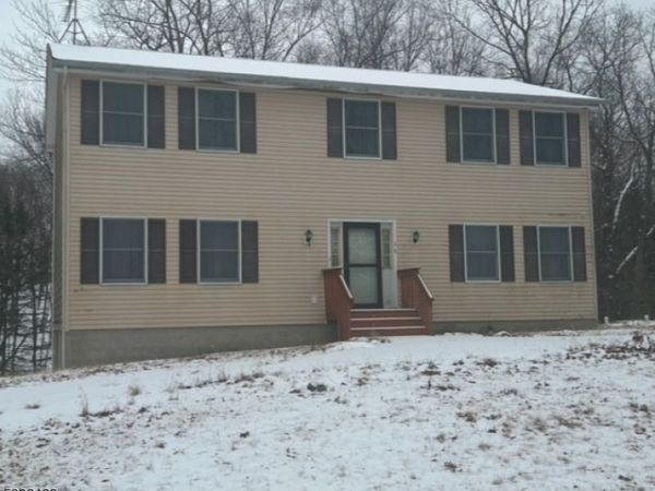 16 Crest Rd, Wantage, NJ 07461