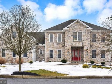 6443 MCCORMICK LANE, HARRISBURG, PA 17111