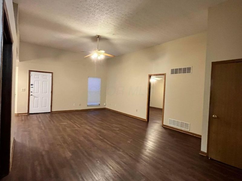 7181 Candlestone Drive, Reynoldsburg, OH 43068 Photo 8