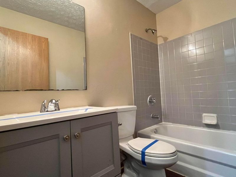 7181 Candlestone Drive, Reynoldsburg, OH 43068 Photo 9